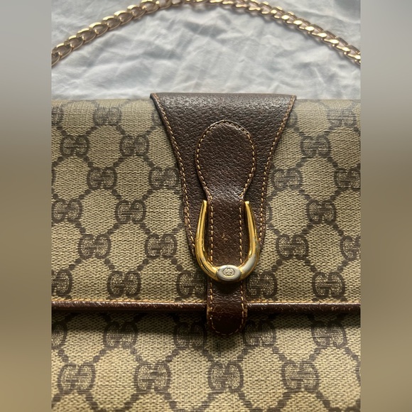 AUTHENTIC LARGE GUCCI CLUTCH WITH CHAIN STRAP - Picture 5 of 16